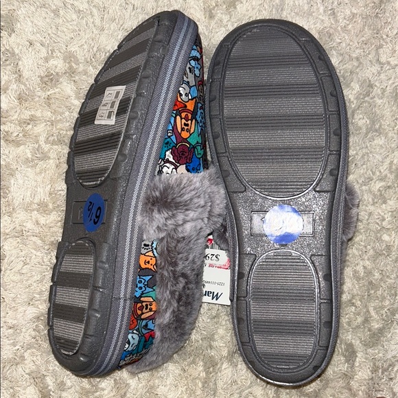 Bobs from Skechers Memory Foam Multicolor Dog Print Slippers with Gray Fur. - Picture 7 of 8